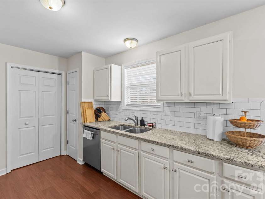 406 Calhoun Street, Fort Mill, SC 29715.  MLS# CAR4338595, YatesRealty ID 6175. 