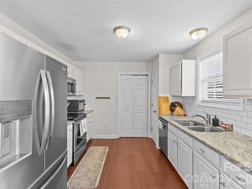 406 Calhoun Street, Fort Mill, SC 29715.  MLS# CAR4338595, YatesRealty ID 6175. 
