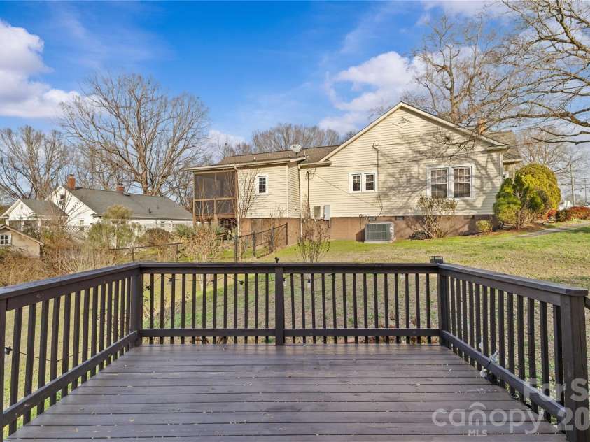 406 Calhoun Street, Fort Mill, SC 29715.  MLS# CAR4338595, YatesRealty ID 6175. 