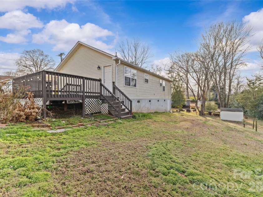 406 Calhoun Street, Fort Mill, SC 29715.  MLS# CAR4338595, YatesRealty ID 6175. 