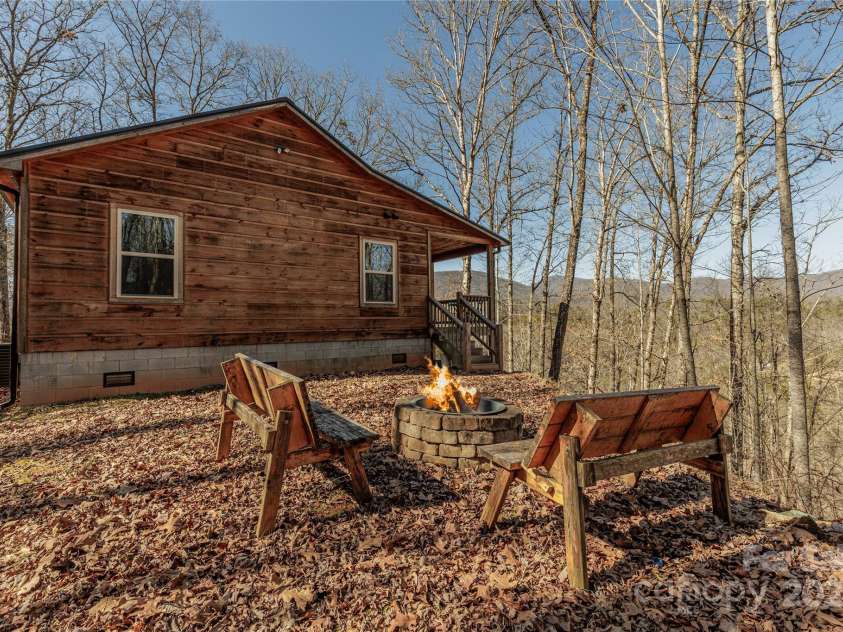 261 Holley Mountain Top Road, Whittier, NC 28789.  MLS# CAR4234273, YatesRealty ID 6176. 