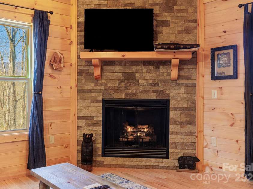 261 Holley Mountain Top Road, Whittier, NC 28789.  MLS# CAR4234273, YatesRealty ID 6176. 