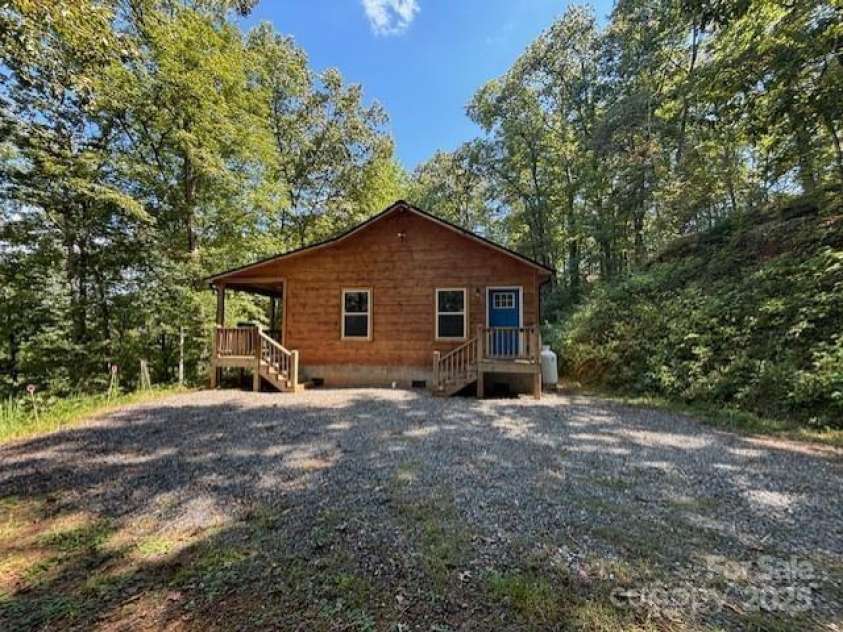 261 Holley Mountain Top Road, Whittier, NC 28789.  MLS# CAR4234273, YatesRealty ID 6176. 