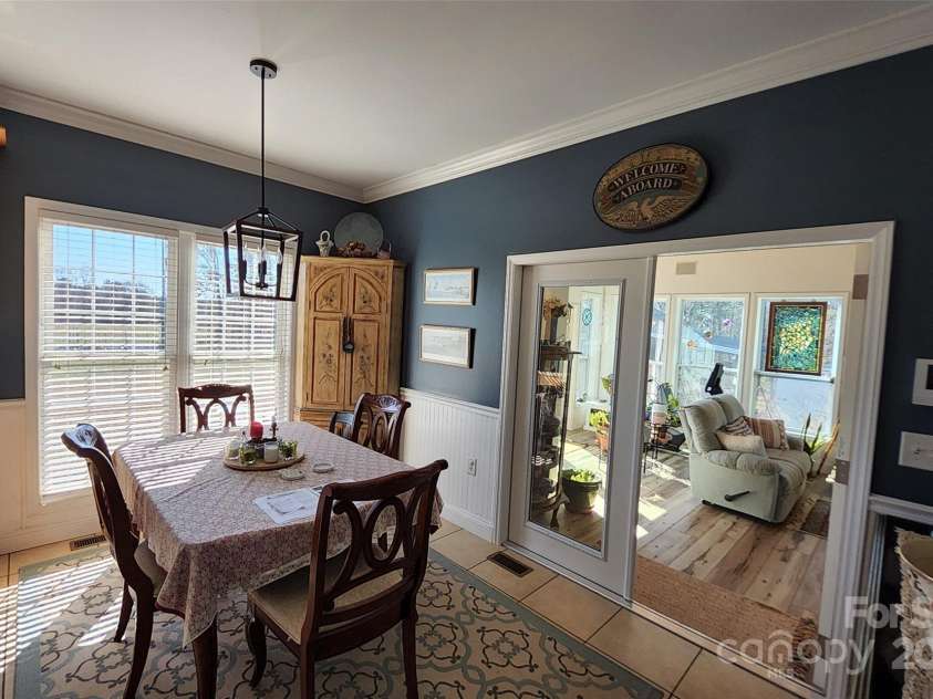 660 Scoggins Road, Rutherfordton, NC 28139.  MLS# CAR4221300, YatesRealty ID 6178. Dining Area~~