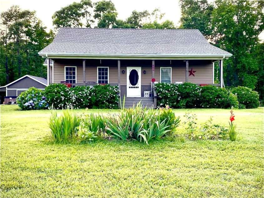 660 Scoggins Road, Rutherfordton, NC 28139.  MLS# CAR4221300, YatesRealty ID 6178. Welcome Home~~