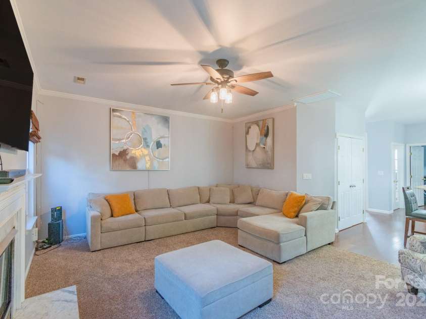 12112 Autumn Winds Lane, Pineville, NC 28134.  MLS# CAR4225432, YatesRealty ID 6179. 