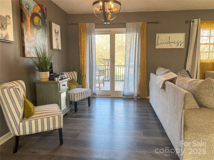 206 King Henry Lane, Gastonia, NC 28056.  MLS# CAR4213014, YatesRealty ID 618. 