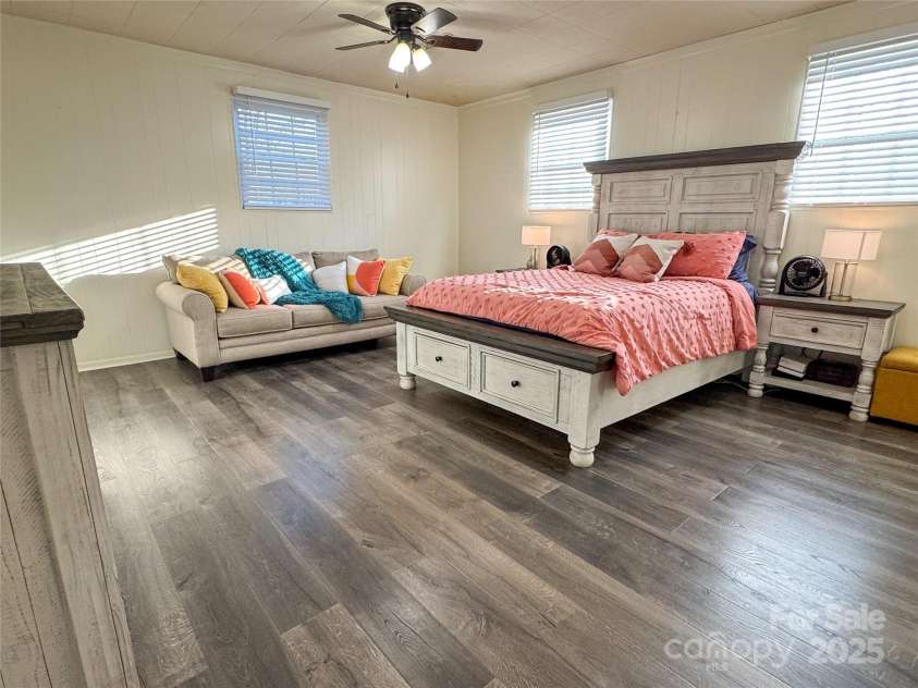 206 King Henry Lane, Gastonia, NC 28056.  MLS# CAR4213014, YatesRealty ID 618. 