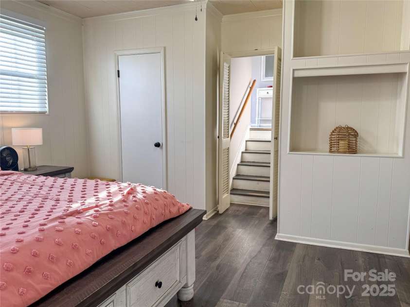 206 King Henry Lane, Gastonia, NC 28056.  MLS# CAR4213014, YatesRealty ID 618. 