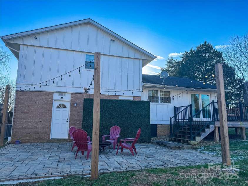 206 King Henry Lane, Gastonia, NC 28056.  MLS# CAR4213014, YatesRealty ID 618. 