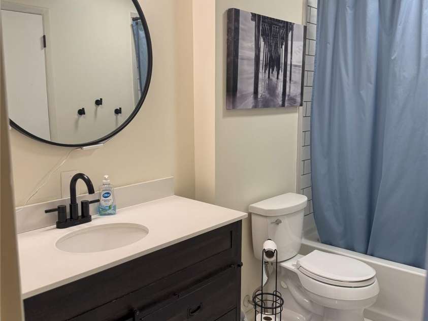 206 King Henry Lane, Gastonia, NC 28056.  MLS# CAR4213014, YatesRealty ID 618. Lower Level Full Bath