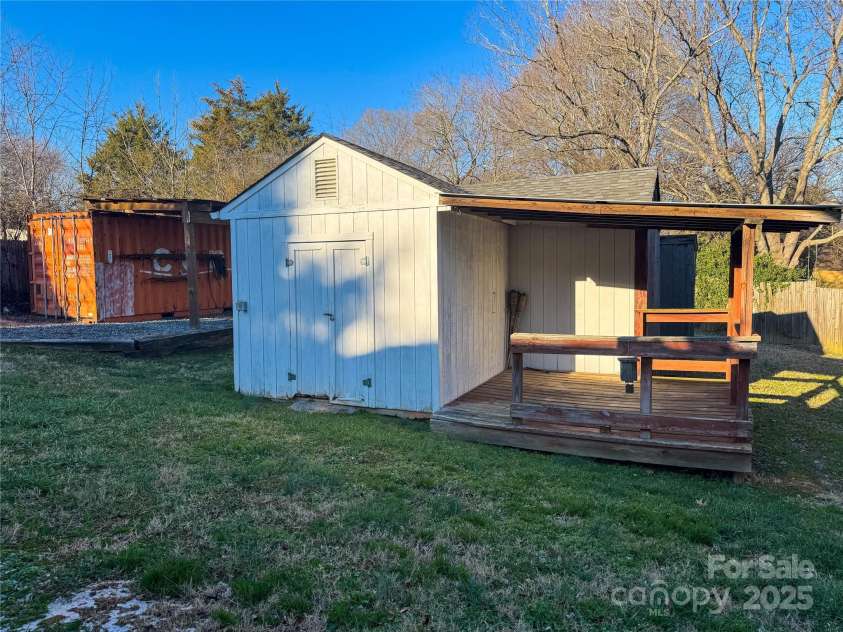 206 King Henry Lane, Gastonia, NC 28056.  MLS# CAR4213014, YatesRealty ID 618. Shed