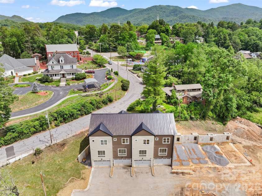 41 Richland Street, Waynesville, NC 28786.  MLS# CAR4330949, YatesRealty ID 618. 