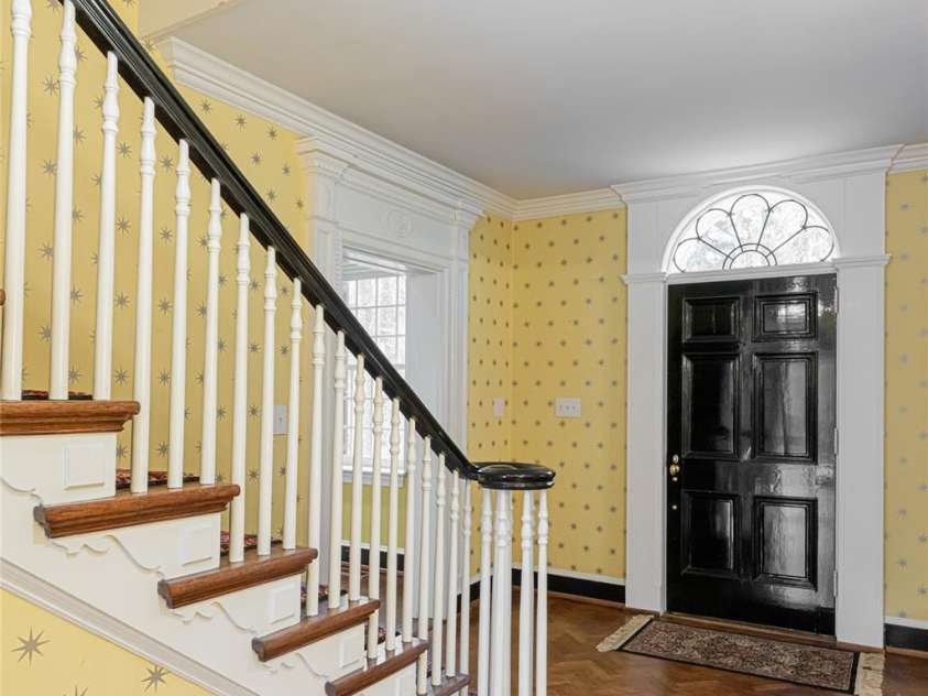 31 Busbee Road, Asheville, NC 28803.  MLS# CAR4240113, YatesRealty ID 6180. 