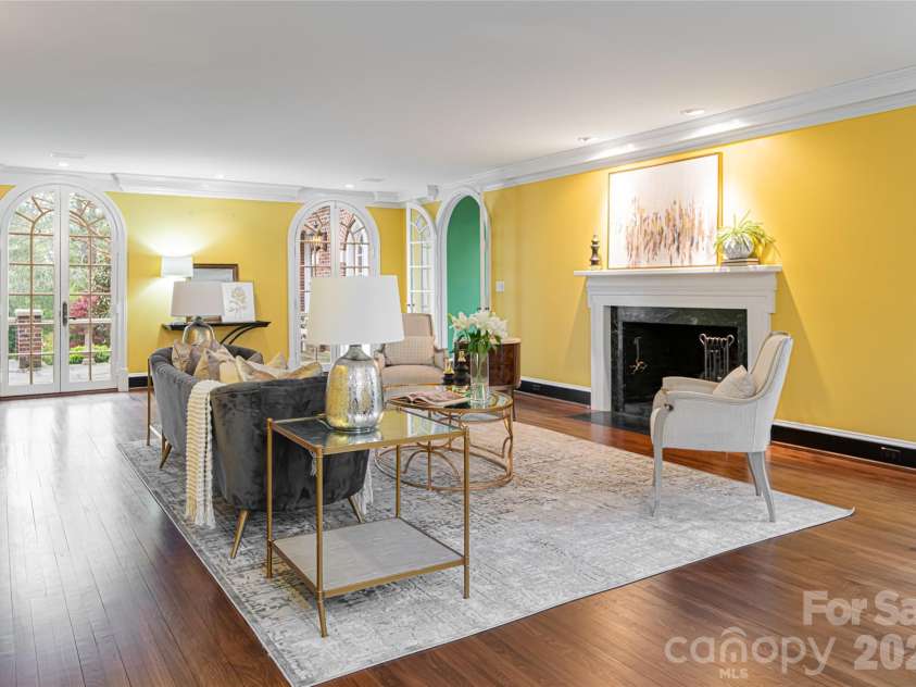 31 Busbee Road, Asheville, NC 28803.  MLS# CAR4240113, YatesRealty ID 6180. 