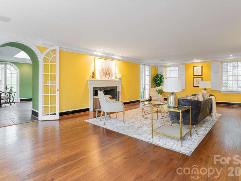 31 Busbee Road, Asheville, NC 28803.  MLS# CAR4240113, YatesRealty ID 6180. 
