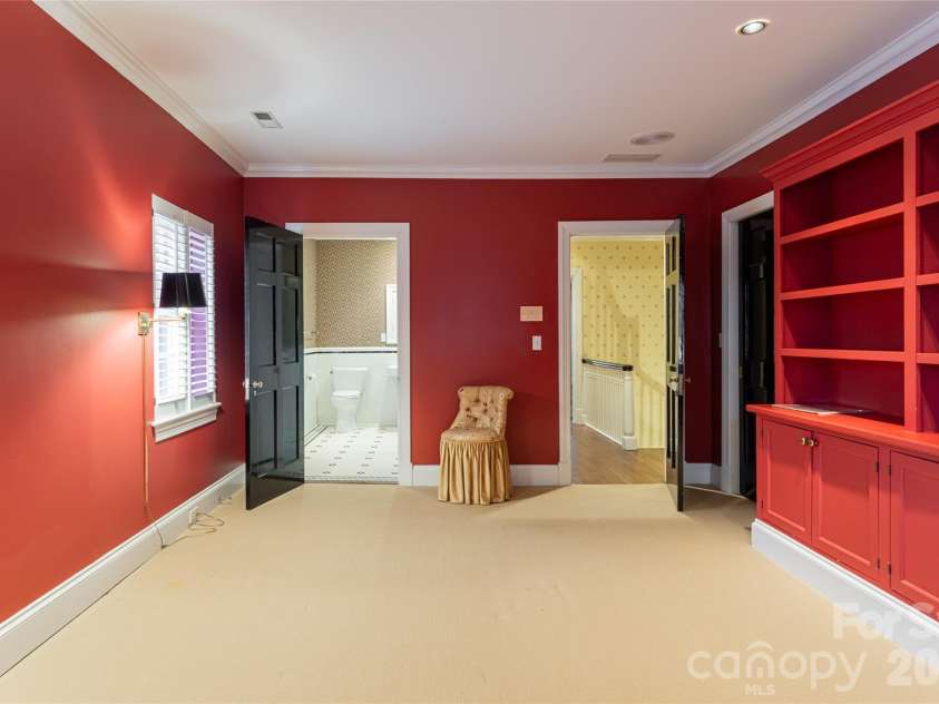 31 Busbee Road, Asheville, NC 28803.  MLS# CAR4240113, YatesRealty ID 6180. 