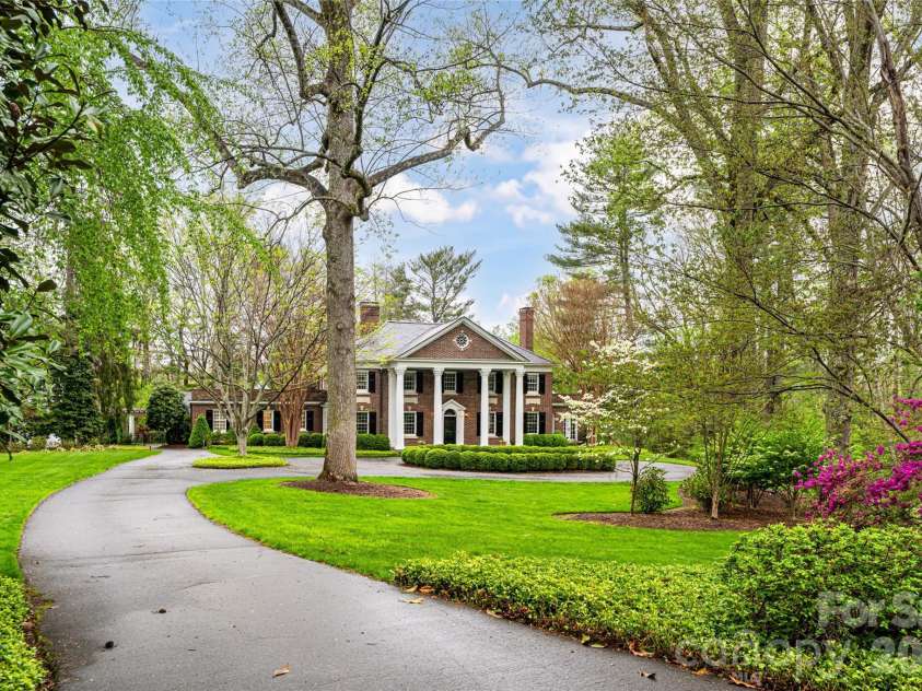 31 Busbee Road, Asheville, NC 28803.  MLS# CAR4240113, YatesRealty ID 6180. 
