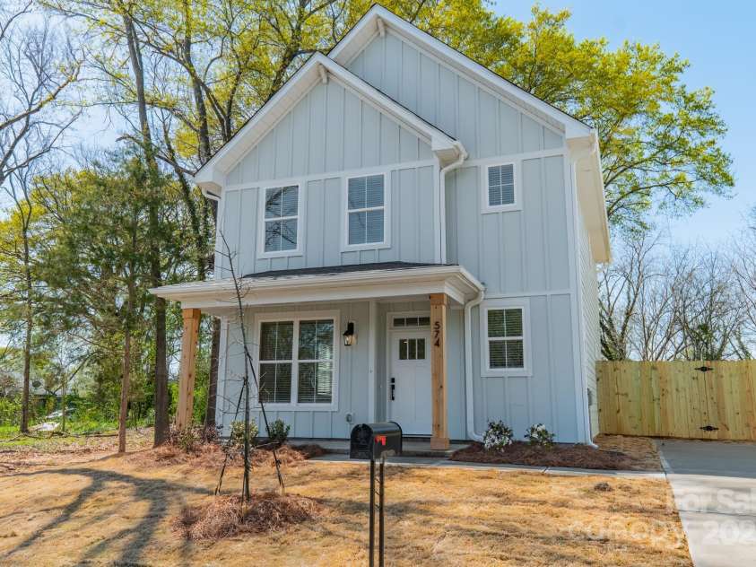 574 Reid Street, Belmont, NC 28012.  MLS# CAR4228442, YatesRealty ID 6181. 574 Reid St
