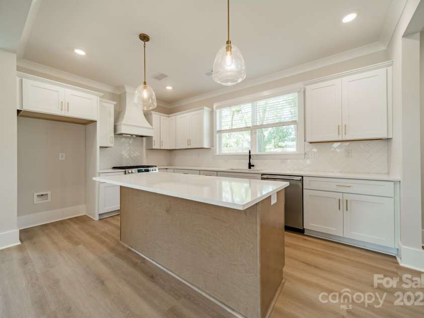 574 Reid Street, Belmont, NC 28012.  MLS# CAR4228442, YatesRealty ID 6181. 