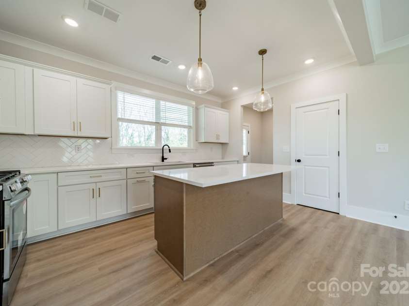 574 Reid Street, Belmont, NC 28012.  MLS# CAR4228442, YatesRealty ID 6181. 