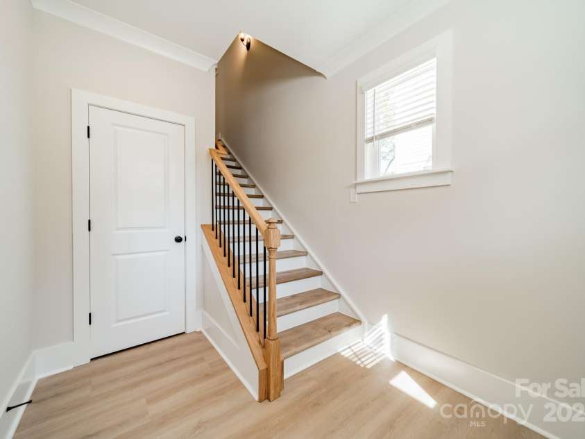 574 Reid Street, Belmont, NC 28012.  MLS# CAR4228442, YatesRealty ID 6181. Foyer
