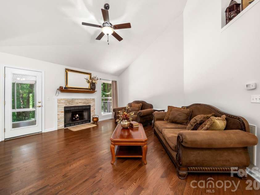 701 Salisbury Road, Hendersonville, NC 28792.  MLS# CAR4279569, YatesRealty ID 6181. 