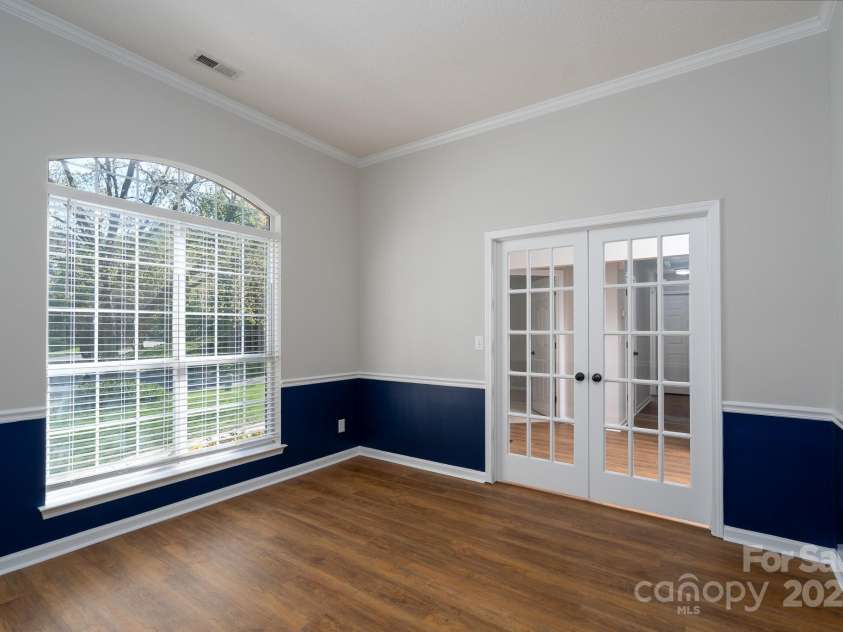 6111 Tesh Court, Charlotte, NC 28269.  MLS# CAR4239195, YatesRealty ID 6183. Oversized window provides beautiful natural light