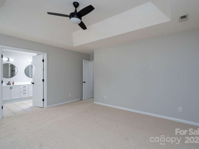 6111 Tesh Court, Charlotte, NC 28269.  MLS# CAR4239195, YatesRealty ID 6183. Owner's Suite