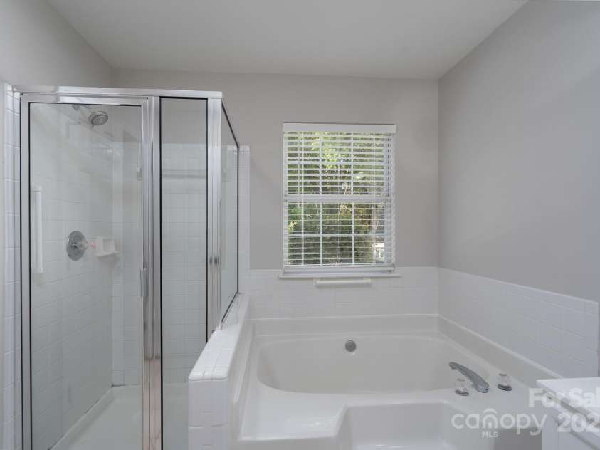 6111 Tesh Court, Charlotte, NC 28269.  MLS# CAR4239195, YatesRealty ID 6183. Owner's Suite Bath