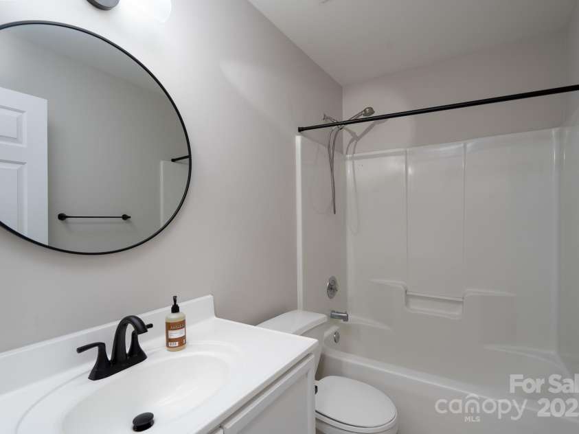 6111 Tesh Court, Charlotte, NC 28269.  MLS# CAR4239195, YatesRealty ID 6183. Second Full Bath