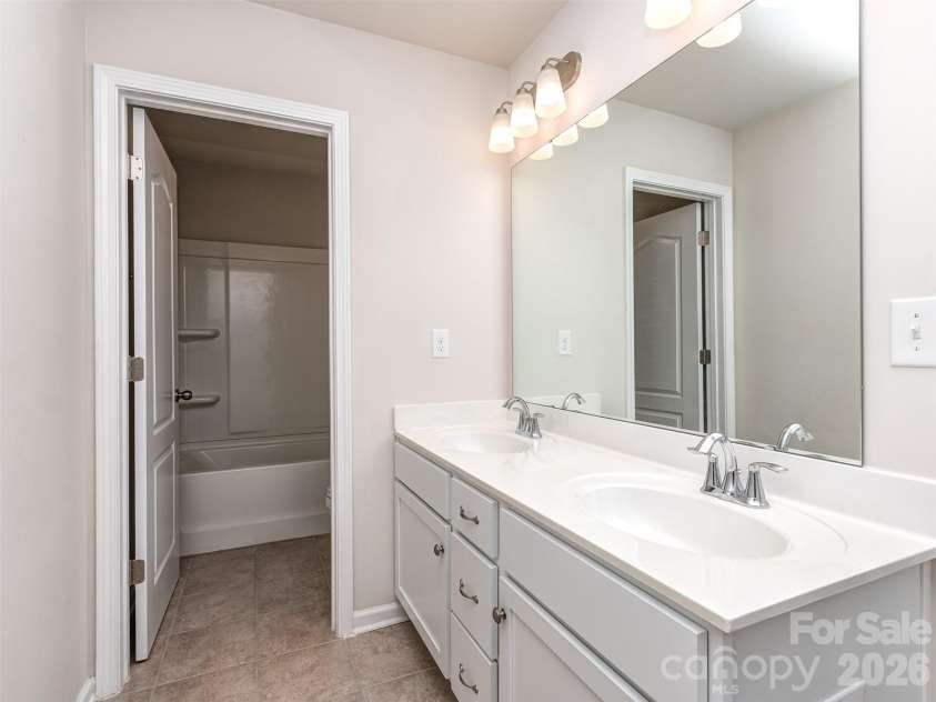 2118 Killian Creek Drive, Denver, NC 28037.  MLS# CAR4358493, YatesRealty ID 6184. Full bath #2