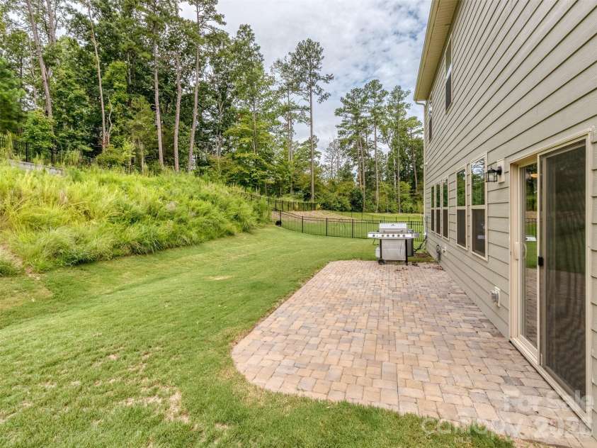 2118 Killian Creek Drive, Denver, NC 28037.  MLS# CAR4358493, YatesRealty ID 6184. Fully fenced back yard 