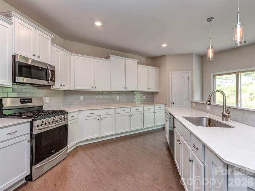 2118 Killian Creek Drive, Denver, NC 28037.  MLS# CAR4358493, YatesRealty ID 6184. Kitchen