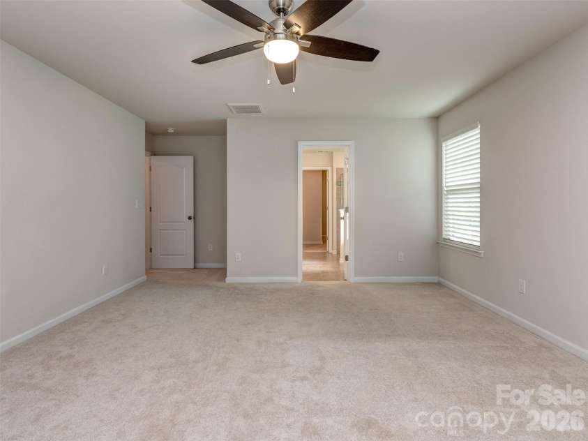 2118 Killian Creek Drive, Denver, NC 28037.  MLS# CAR4358493, YatesRealty ID 6184. Primary suite 