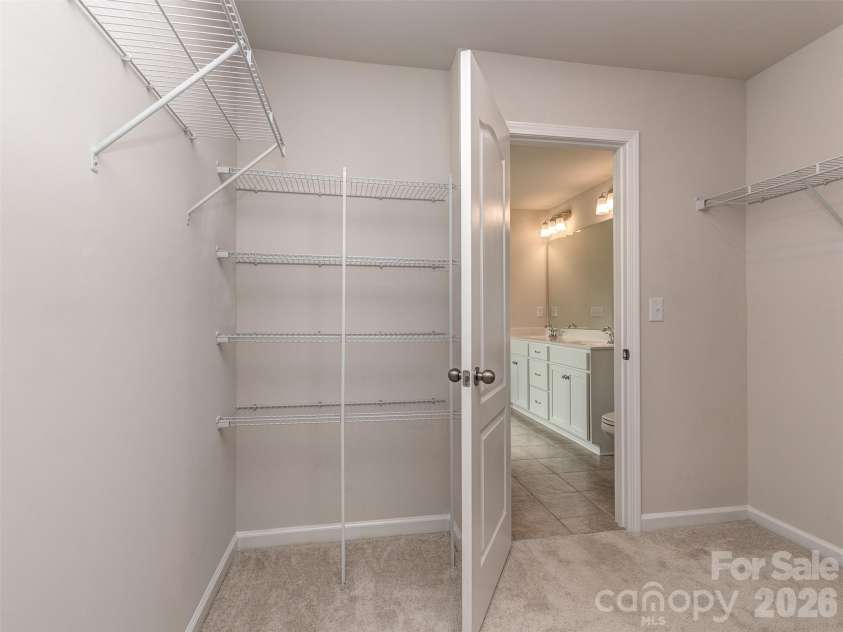 2118 Killian Creek Drive, Denver, NC 28037.  MLS# CAR4358493, YatesRealty ID 6184. Primary walk in closet