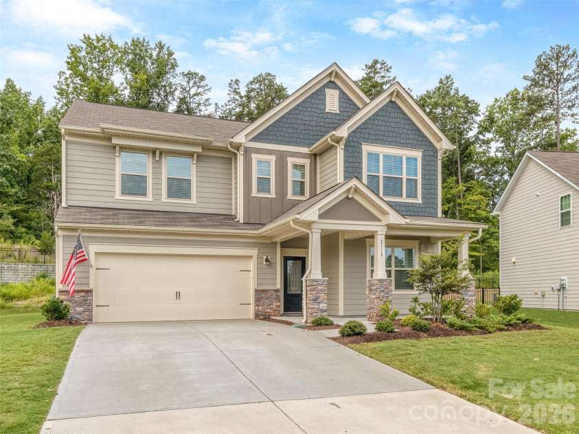 2118 Killian Creek Drive, Denver, NC 28037.  MLS# CAR4358493, YatesRealty ID 6184. Welcome Home! 
