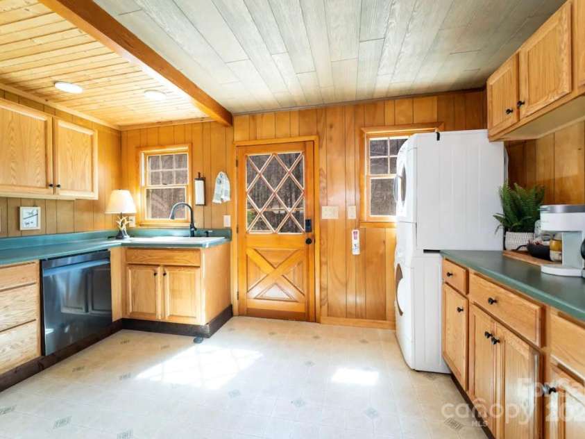 275 Barrett Road, Balsam, NC 28707.  MLS# CAR4224244, YatesRealty ID 6184. 