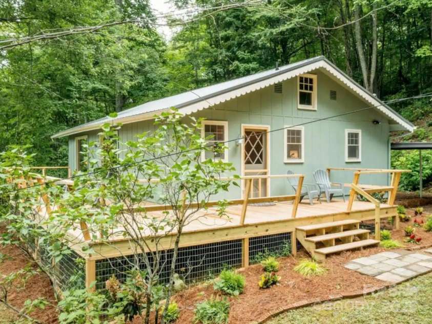 275 Barrett Road, Balsam, NC 28707.  MLS# CAR4224244, YatesRealty ID 6184. 