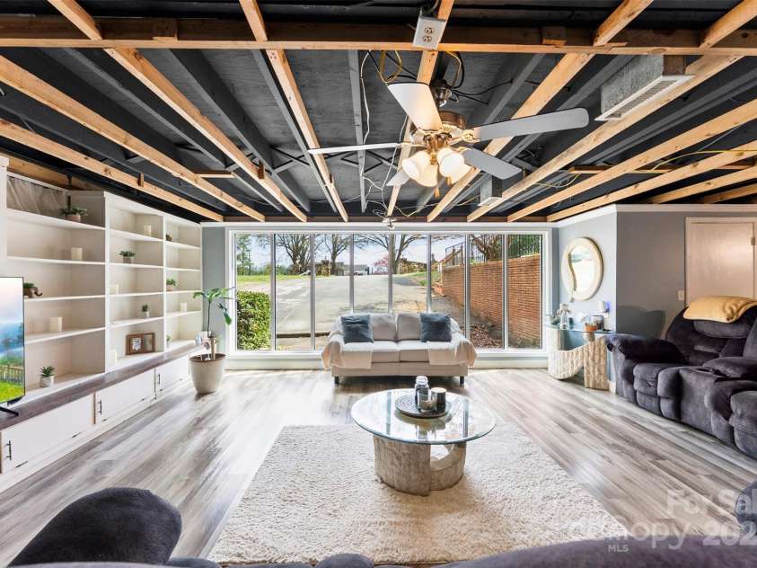 1042 Old Boiling Springs Road, Shelby, NC 28152.  MLS# CAR4239769, YatesRealty ID 6185. 