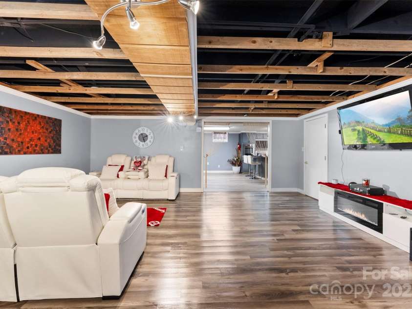 1042 Old Boiling Springs Road, Shelby, NC 28152.  MLS# CAR4239769, YatesRealty ID 6185. 