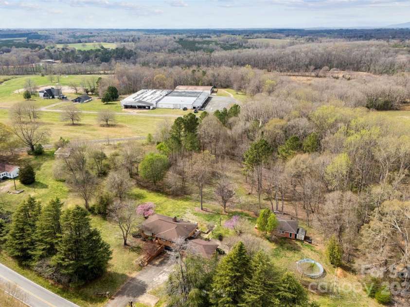 1042 Old Boiling Springs Road, Shelby, NC 28152.  MLS# CAR4239769, YatesRealty ID 6185. 