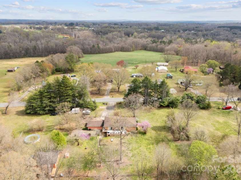 1042 Old Boiling Springs Road, Shelby, NC 28152.  MLS# CAR4239769, YatesRealty ID 6185. 