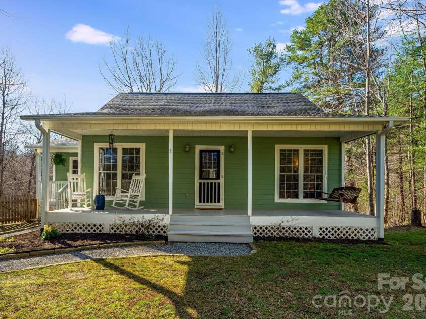 348 Big Raven Lane, Saluda, NC 28773.  MLS# CAR4356572, YatesRealty ID 6185. 