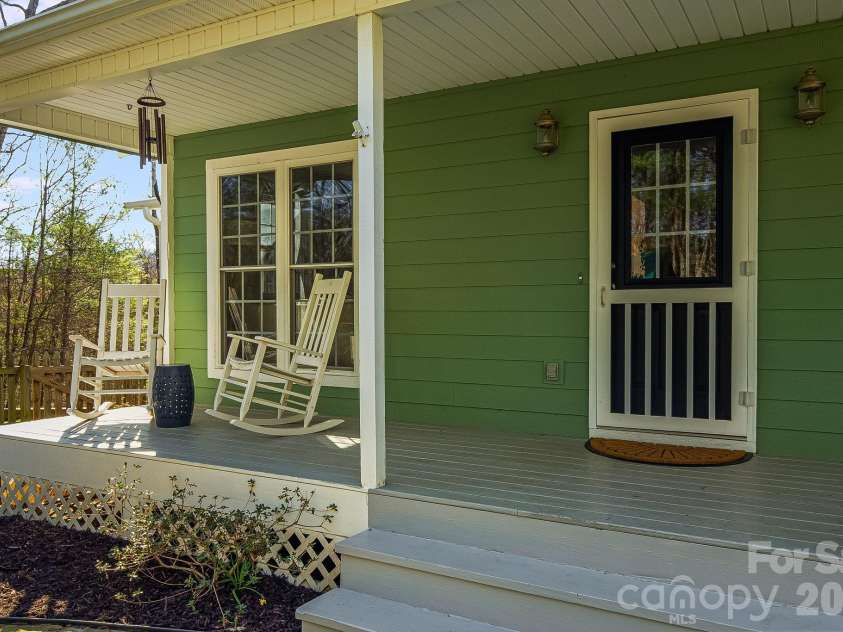 348 Big Raven Lane, Saluda, NC 28773.  MLS# CAR4356572, YatesRealty ID 6185. 