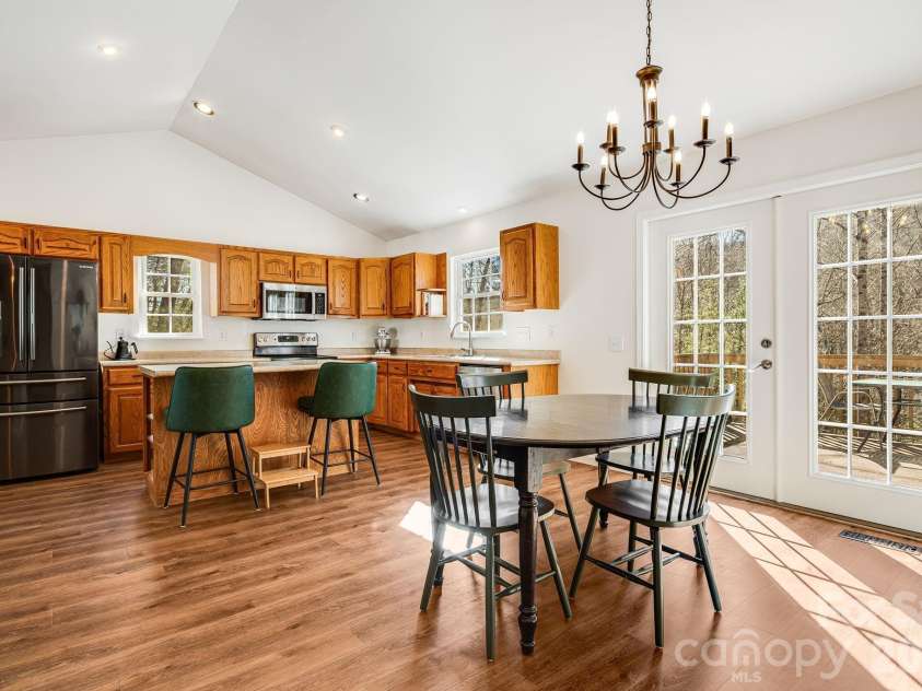 348 Big Raven Lane, Saluda, NC 28773.  MLS# CAR4356572, YatesRealty ID 6185. 