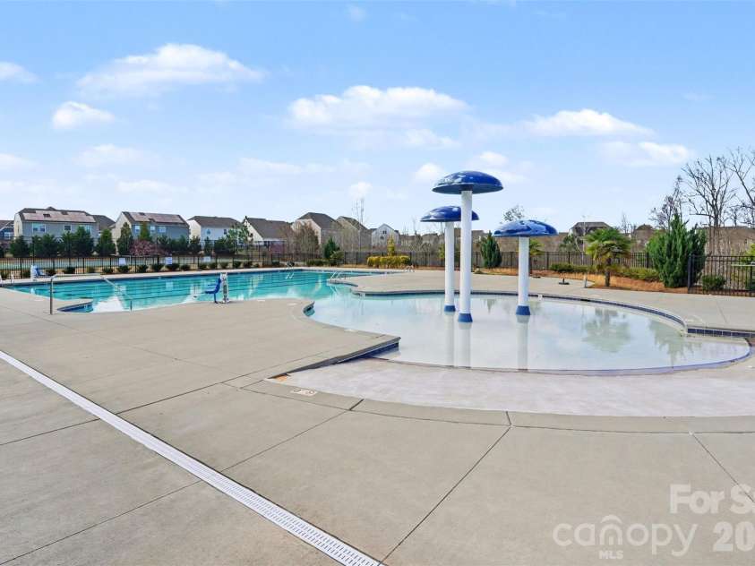 13422 Canterbury Castle Drive, Charlotte, NC 28273.  MLS# CAR4315180, YatesRealty ID 6186. Community pool