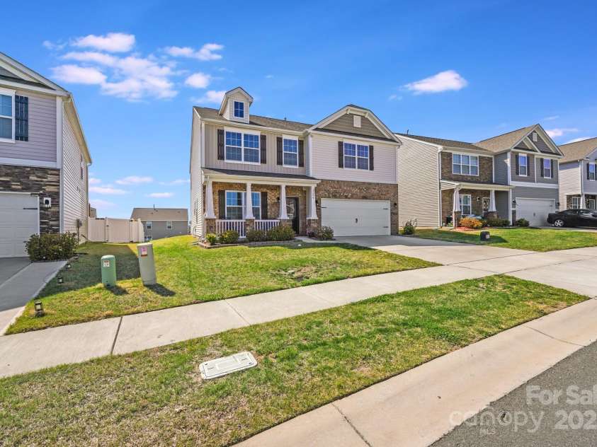 3286 Shining Rock Street, Concord, NC 28027.  MLS# CAR4244404, YatesRealty ID 6186. 