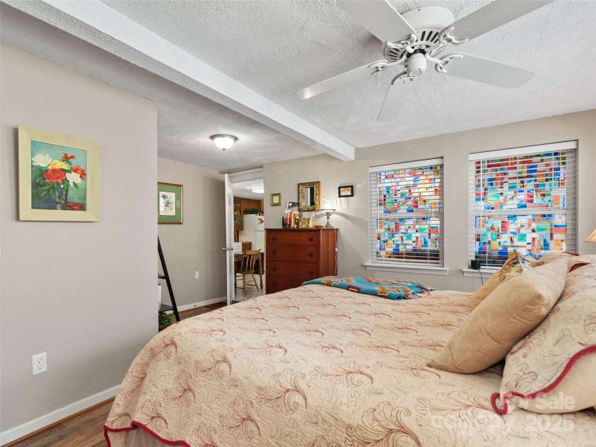 16 Limestone Drive, Franklin, NC 28734.  MLS# CAR4244542, YatesRealty ID 6187. A simple space with clean lines and natural light — ideal for guests or quiet moments.