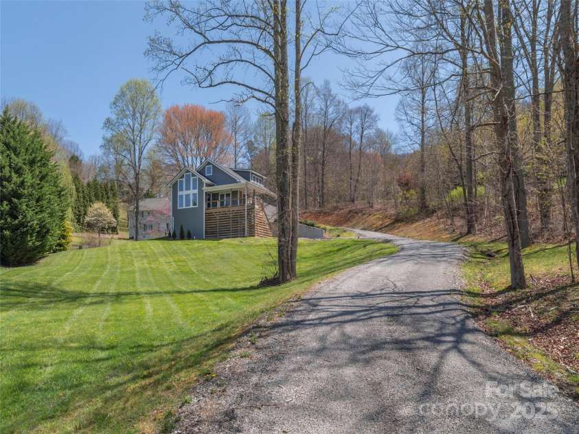 4 Guy Way, Canton, NC 28716.  MLS# CAR4243942, YatesRealty ID 6188. 